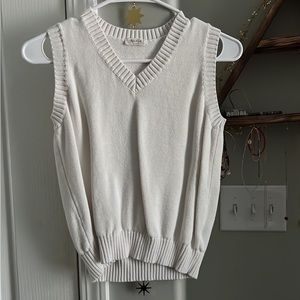 White brandy melville sweater